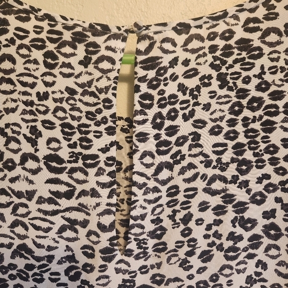 EUC JOIE WOMEN'S RANCHER LIP LEOPARD PRINT 100% SILK BLOUSE SIZE SMALL - Picture 5 of 9